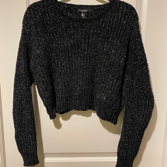 Forever 21 ⭐️2/$25⭐️cropped sweater -black/silver - Picture 1 of 6